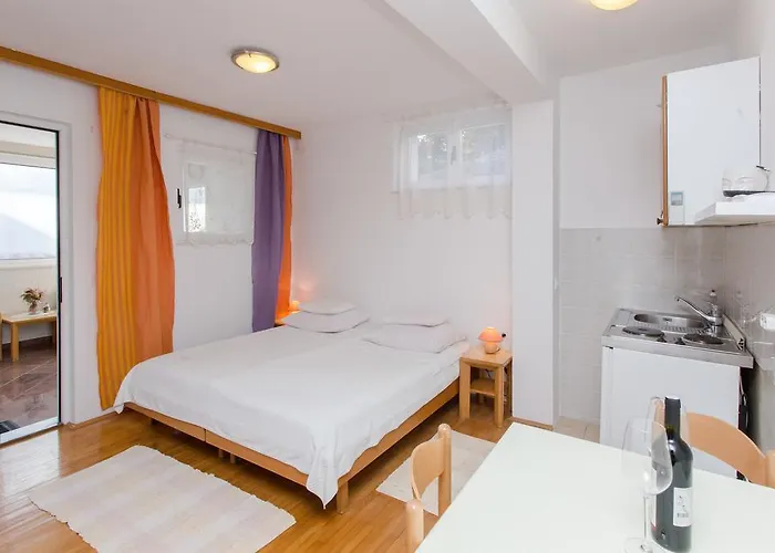 Dorina Apartment *