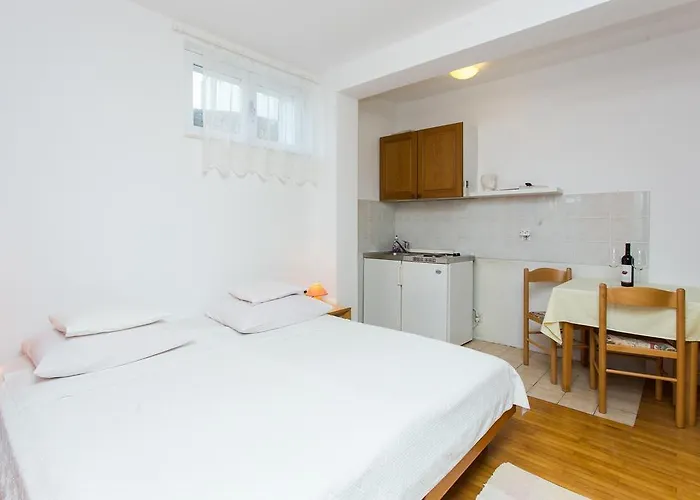 Dorina Apartment *