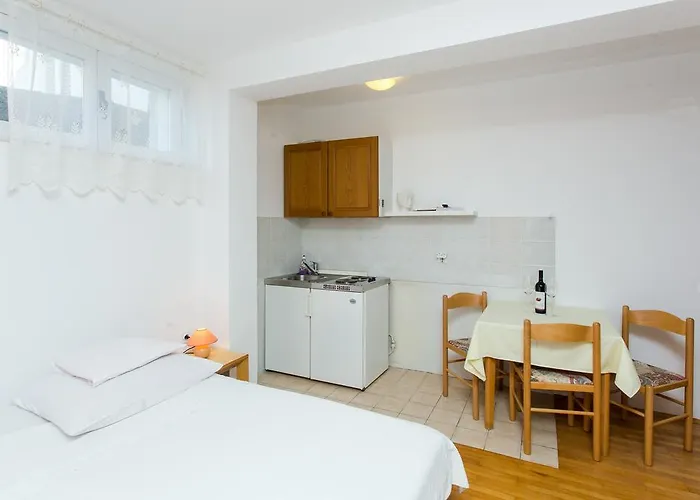 Dorina Apartment *